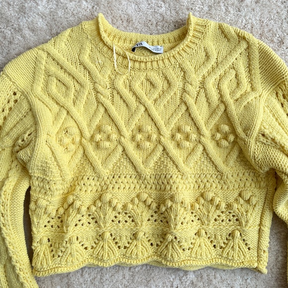 ZARA Pom Pom Knit Openwork Crocket Cropped Sweater Womens Yellow Size L Large - Picture 3 of 6